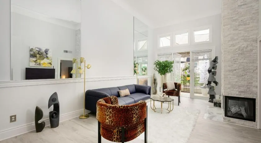 CLOUD NINE - Elegance & Comfort - Image 1