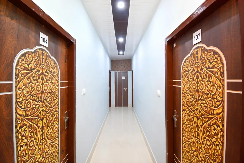 Hotel O Blue Sky Guest House - Image 1