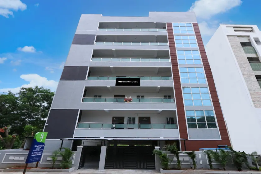 Collection O Sri Jahnavi Group besides Yashoda Hospital hitec city - Image 1