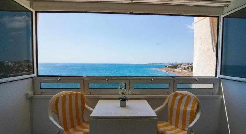 Ocean Front Apartment - Image 1