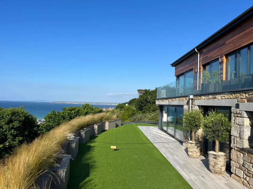Uno St Ives - Boutique Luxury Accommodation - Image 1