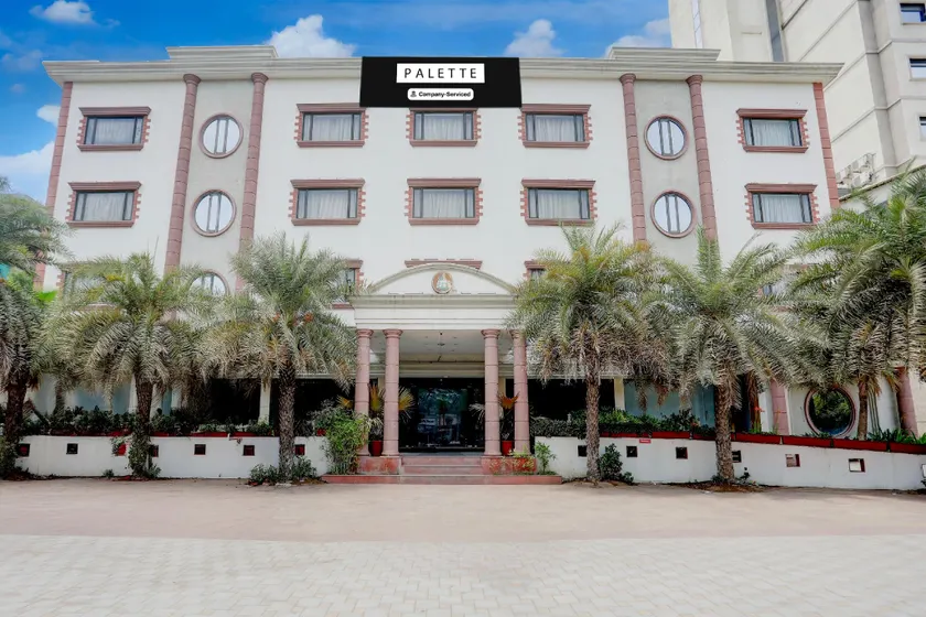 Palette by CheckIn Anand Formerly Hotel La Casa Inn - Image 1