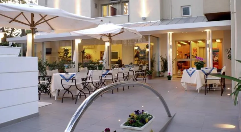 Hotel Nives - Image 1