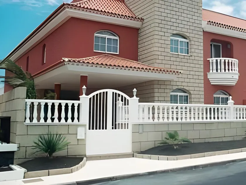 Apartamentos Callaomar - Image 1