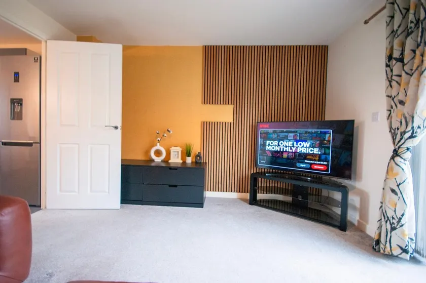 Stylish House | Sleeps 6 | Fast Wi-Fi | Parking - Image 1