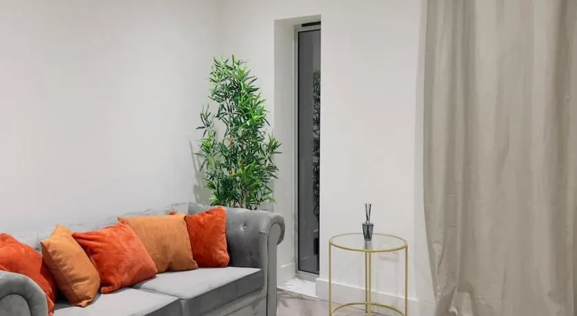 Rochester Lux Stay Townhouse 2 - Image 1
