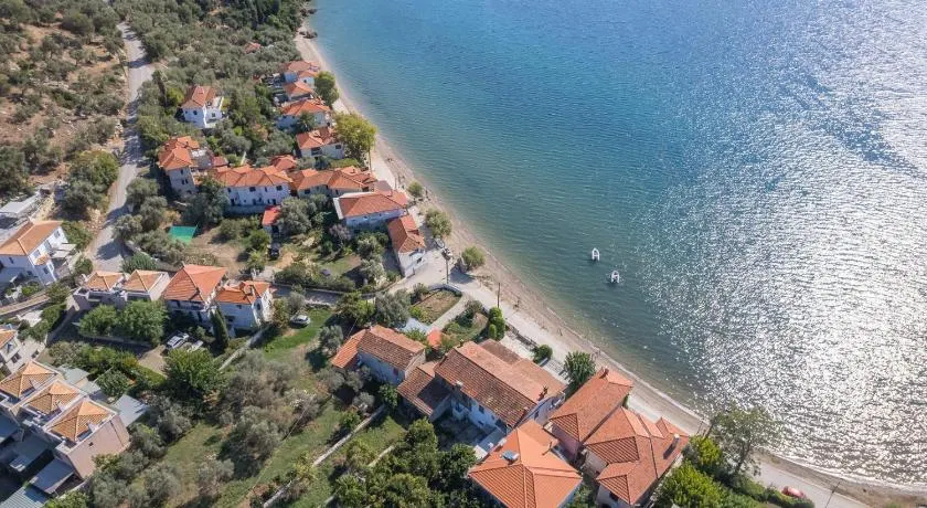AtESI HOUSE-LEFOKASTRO - Image 1