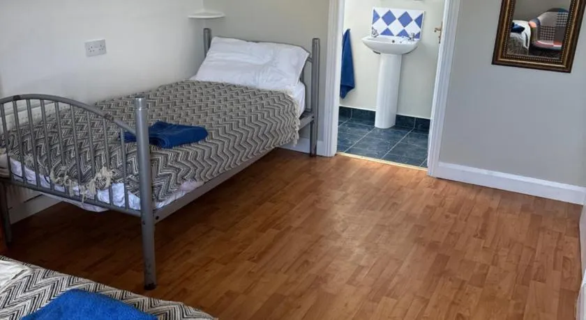 Sailing's Island Rooms - Image 1