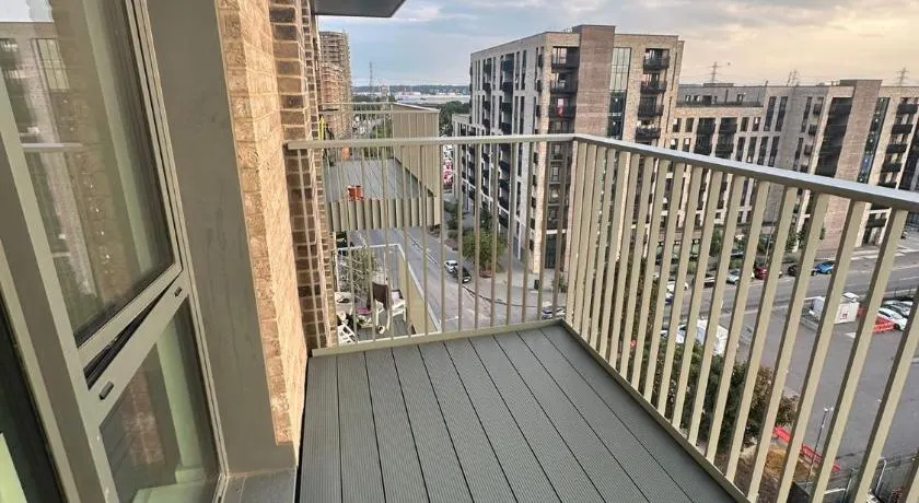 Morden 1 bed apartment - Image 1