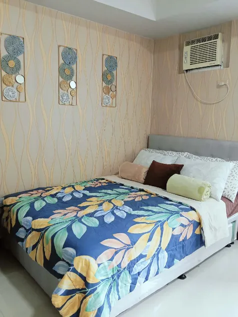 Viv's room-studio type Manhattan Hegihts TowerD - Image 1