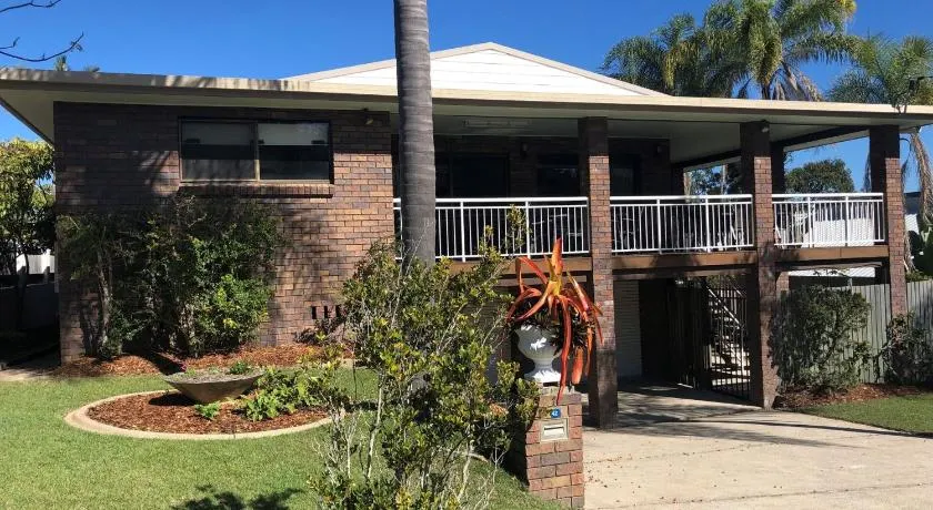 42 Rumbalara Avenue Rainbow Beach - Image 1