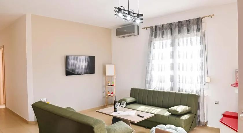 George's Cozy Nest - Image 1