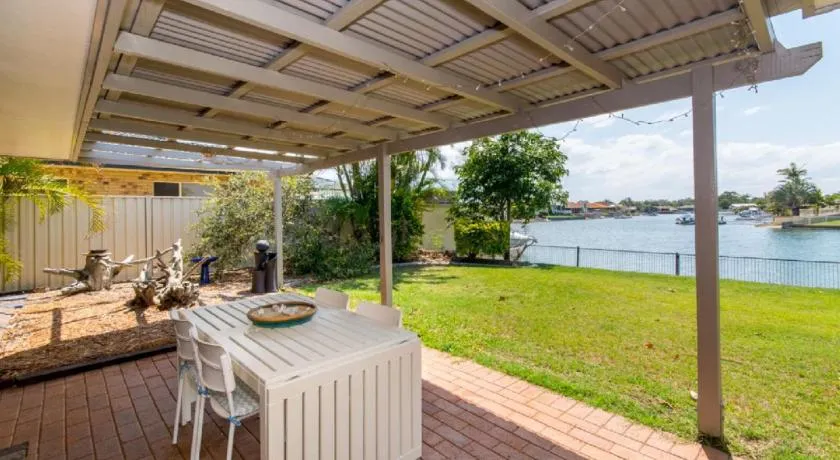 Lowset Home On The Canal - Image 1