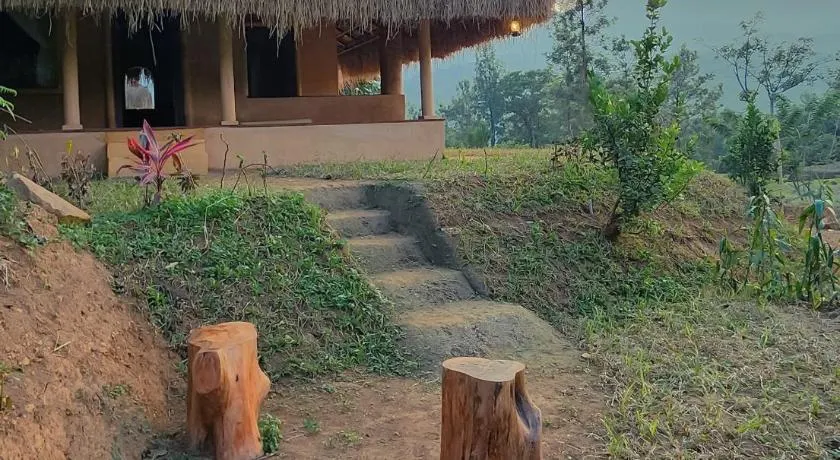 Nelli Mud Village - Image 1