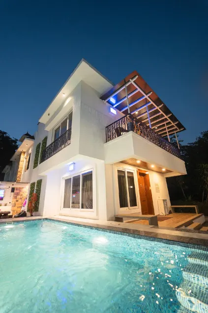 Luxury Private Villa Butler, Gazebo & Premium Stay - Image 1