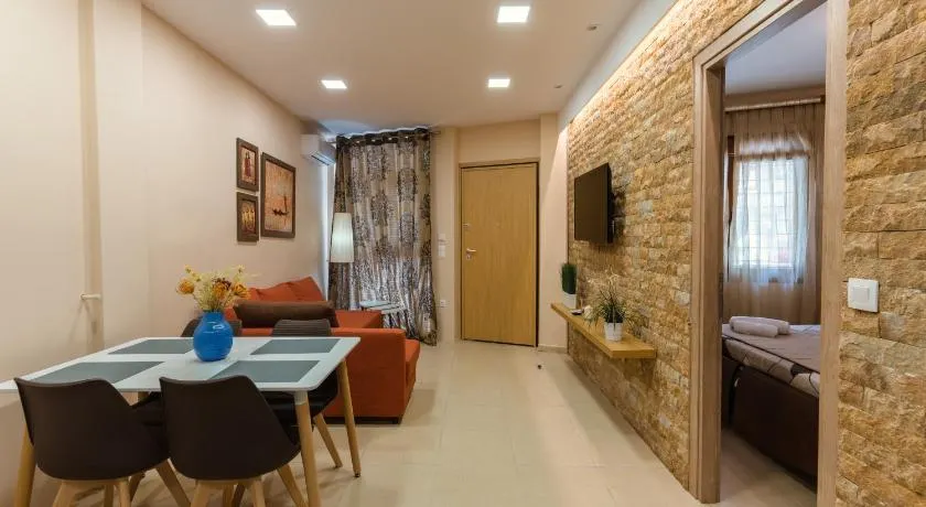 La Petit Maison - Image 1