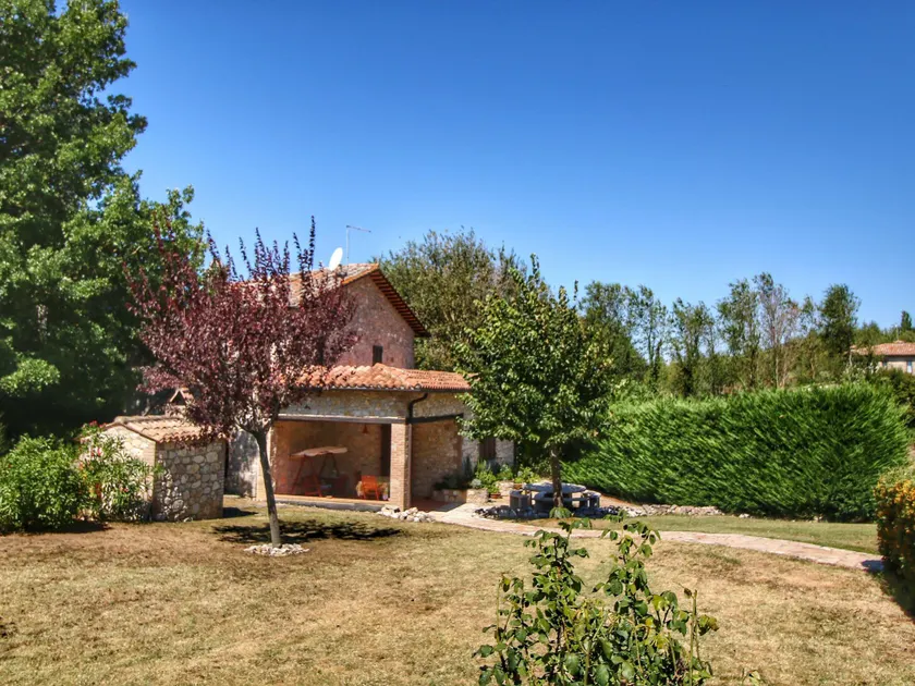 Villa with private pool in the hills, beautiful views and wonderful nature - Image 1