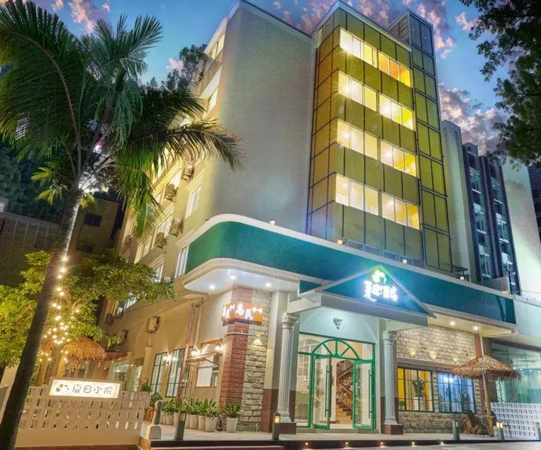 Summer Hotel (Shangchuanfei Beach) - Image 1
