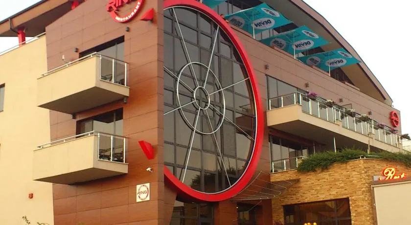 Family Hotel - Restaurant Ring - Image 1