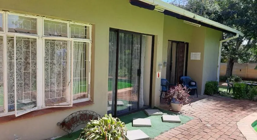 Chariots Guest House - Image 1