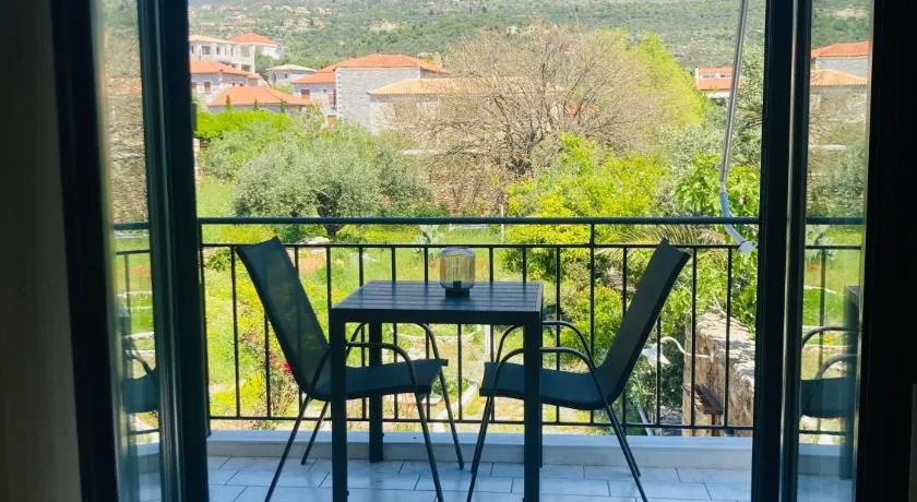 Selo Apartments Mani - Image 1