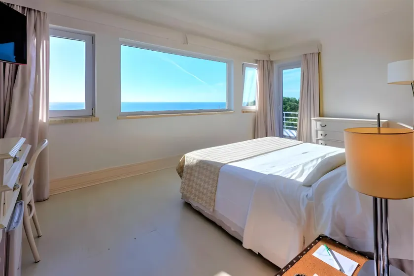Amazonia Estoril Hotel - Image 1