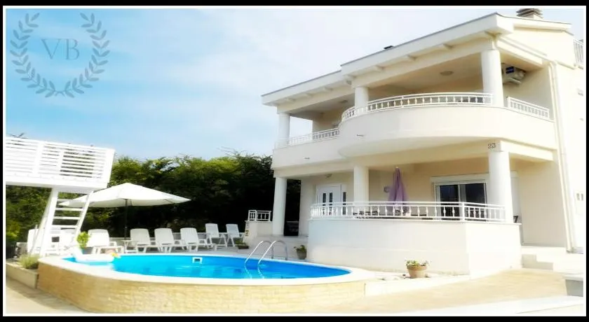 Villa Bella By The Sea - Heated Pool, Jacuzzi, Sauna - Image 1