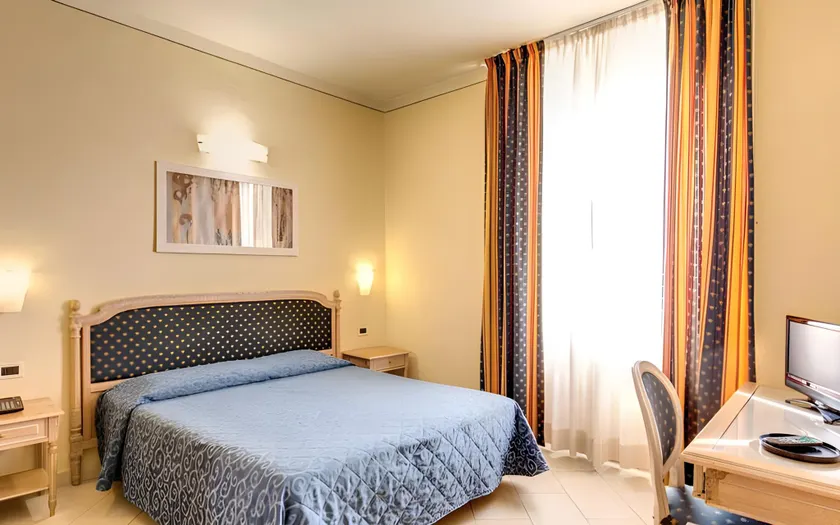 Hotel Anna's - Image 1