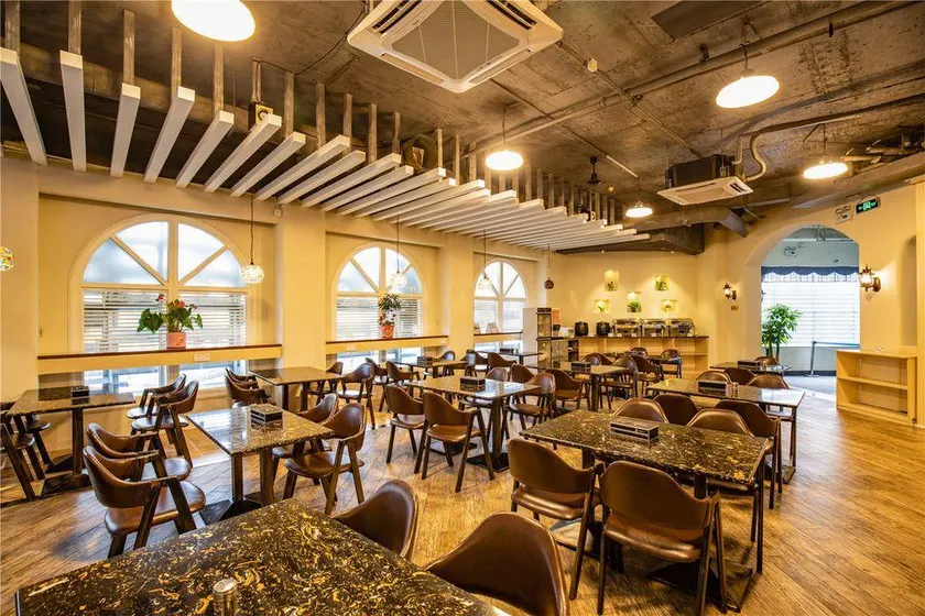 Jiangmen Park Lane Hotel (Overseas Chinese 33 Xu Street) - Image 1