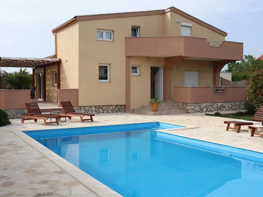 Charming Holiday Home in Murvica Pool - Image 1