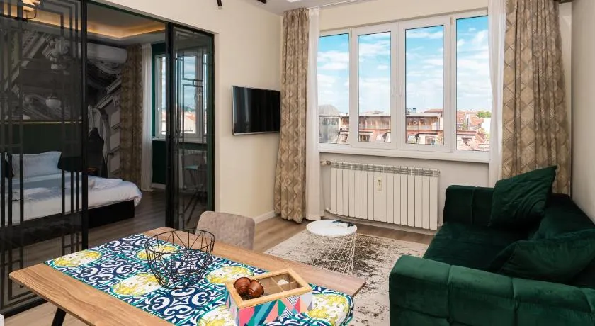 Heart of the Center, 2Bedroom View Lux Apartment - Image 1