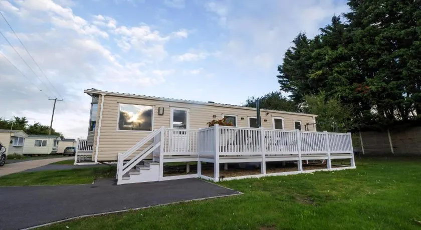 Caravana estática de 8 literas en el Orchards Haven en Clacton on sea, Essex ref 15217O - Image 1