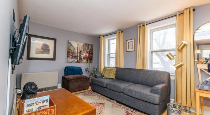 Perfectly Located Private Apartment - Image 1
