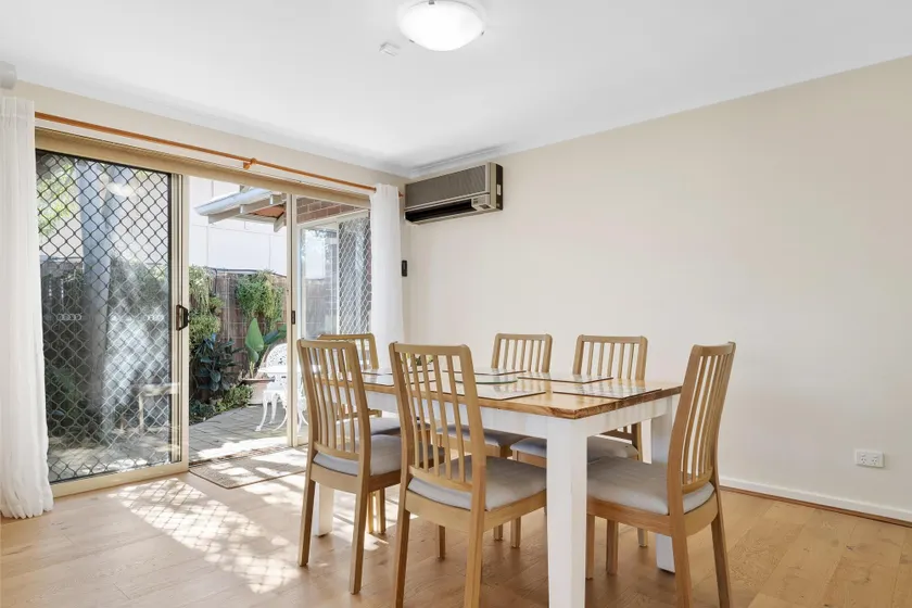 Bright Family Stay With Outdoor Space - Image 1