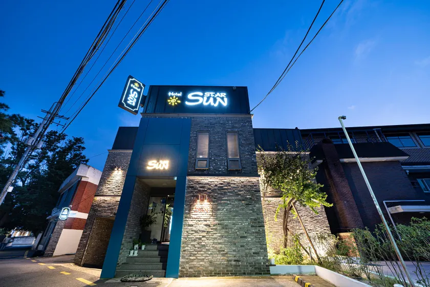 Suwon Sunstar Hotel - Image 1