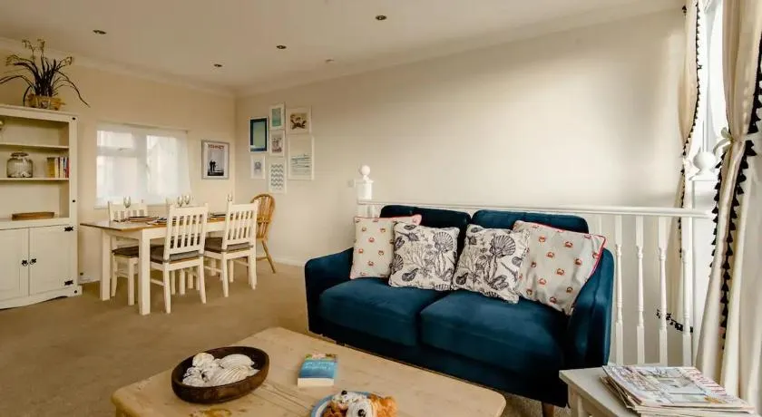 Stylish seaside house 2 min walk from beach - Pass the Keys - Image 1