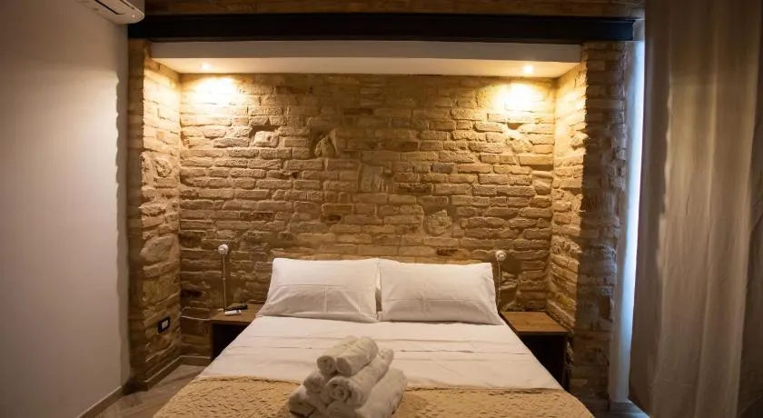 AL 54 Accommodation - Image 1