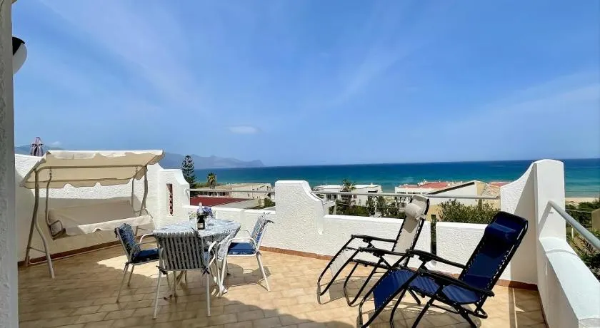 Sea view terrace house - Image 1