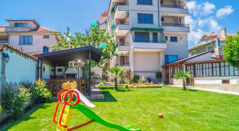 Chrystal Guest House - Image 1