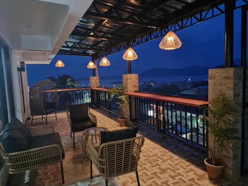 ISLANDERS INN - CORON - Image 1