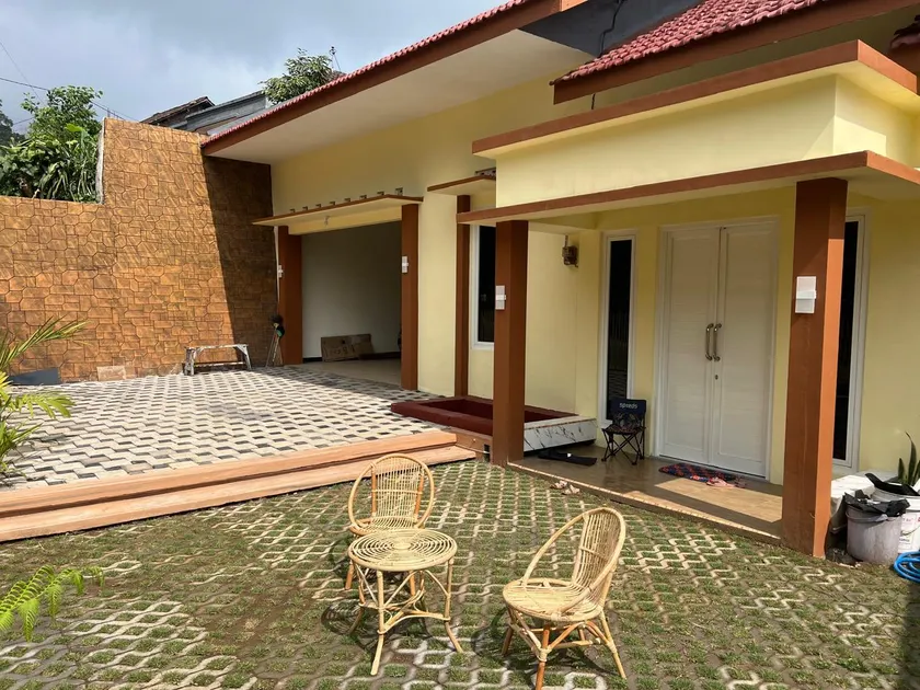 Villa Queena 4 Kamar Tidur (5 Bed) - Image 1