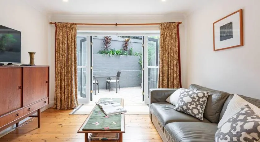 Sydney -Cammeray apartment - Image 1