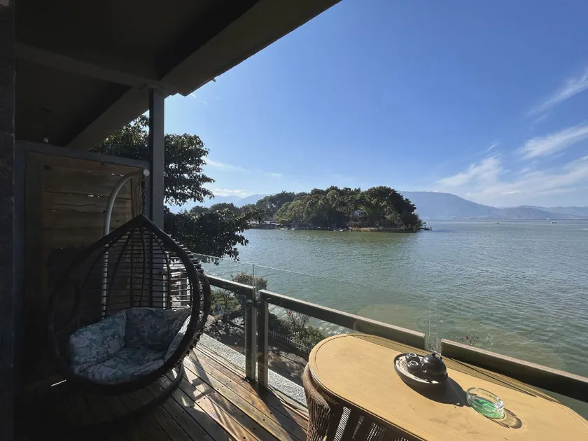 Sea View Inn - Image 1