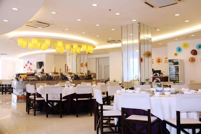 Hongshuwanpan Holiday Hotel - Image 1