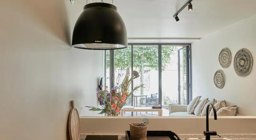 La Cigogne Boutique Suites - Image 1