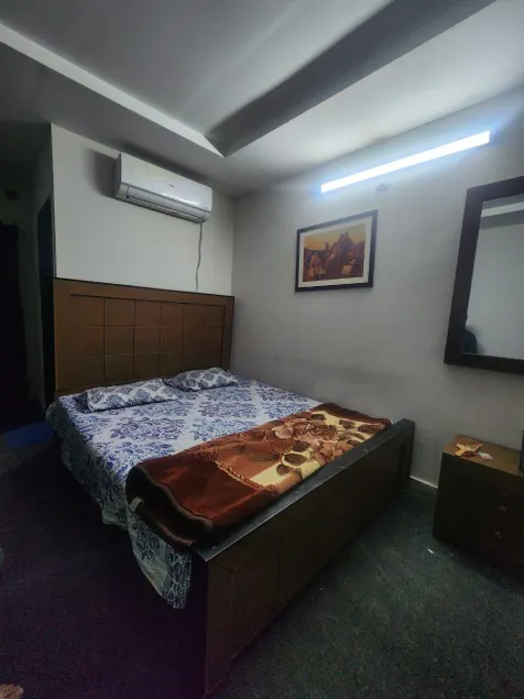 full furnished studio apartment - Image 1