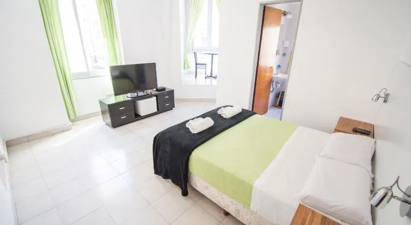 Hotel Dos Mundos - Image 1