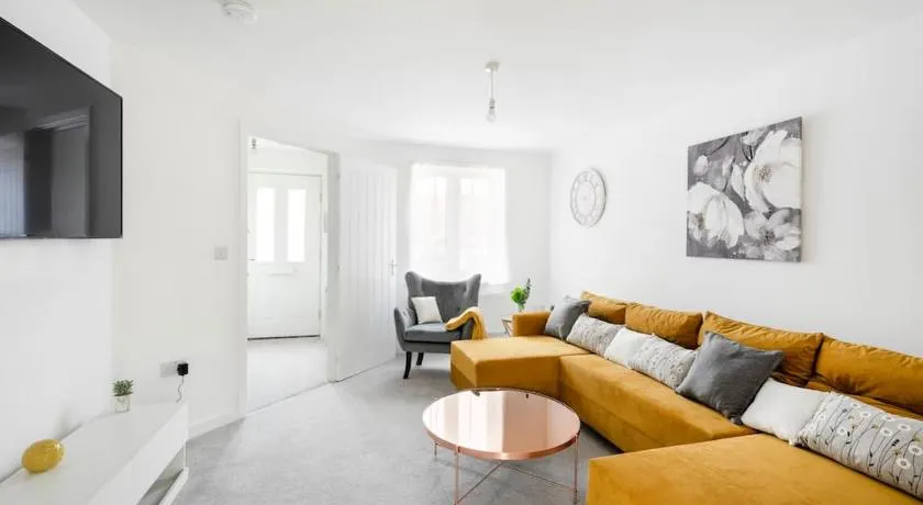 Fortified Three Bedroom Home Bristol - Image 1
