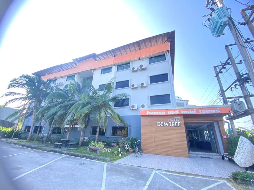 AIRBEST Gemtree Lampang Hotel - Image 1