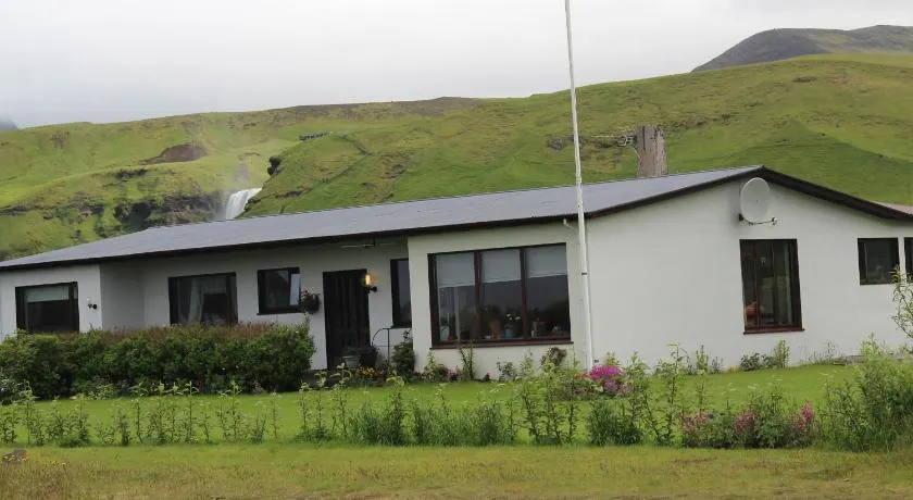 Fosstún Guesthouse - Image 1